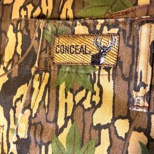 Vintage 1980’s Winchester Camo Cargo Pants Adjustable Waist 32-36x31